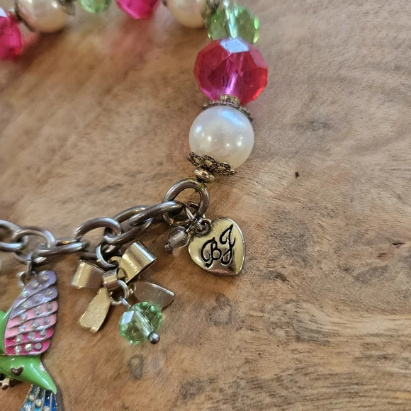 Betsey Johnson Green Pink Beaded Hummingbird Charm Bracelet - Picture 3 of 6